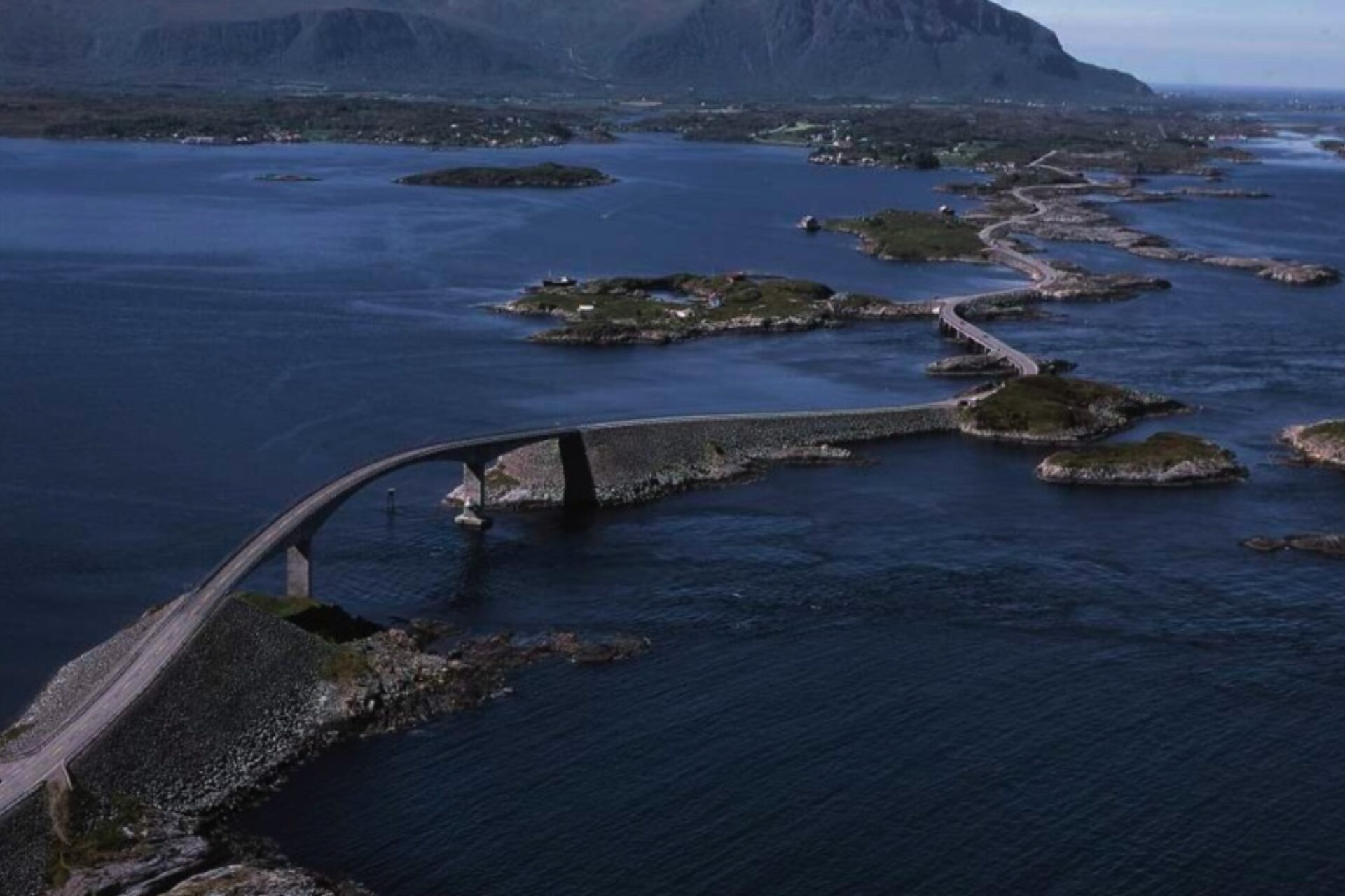 Атлантическая дорога. Atlantic Road Norway. Атлантическая дорога в Норвегии видео. Atlantic Road Norway Storm.